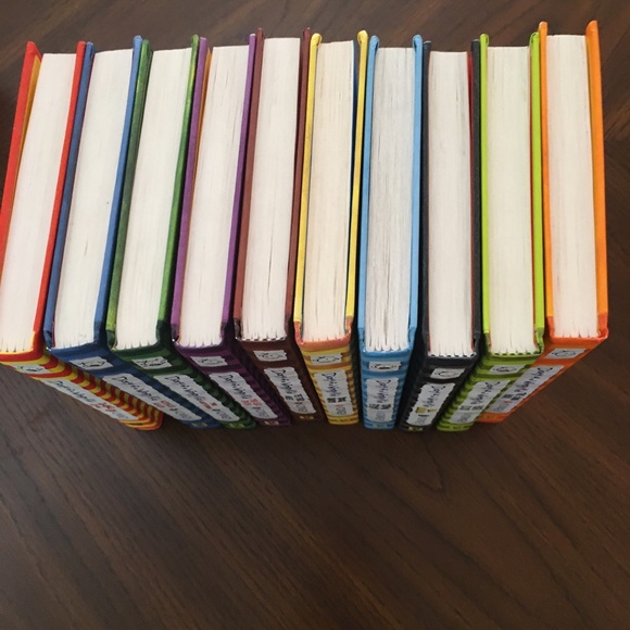 Diary of a Wimpy Kid - 10 Hard Cover Books - Picture 2 of 13